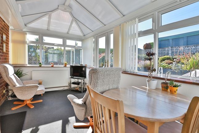 St. Brelades Avenue, Dorset photo 3