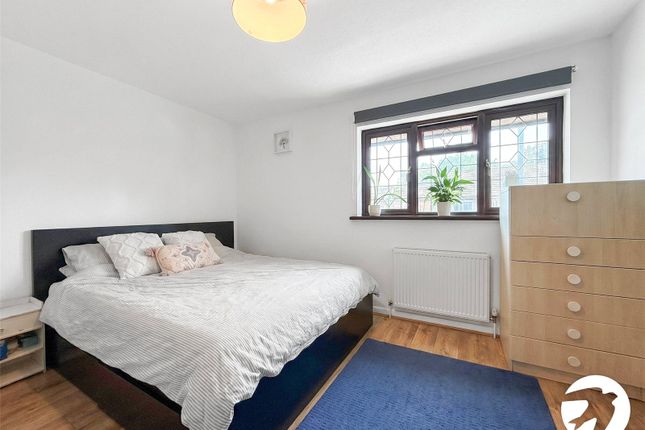 46, Surlingham Close, London photo 5