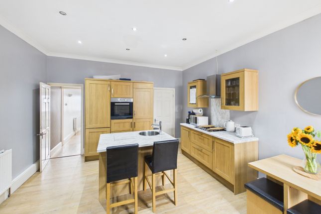 4, Preston Lane, Castleford photo 2