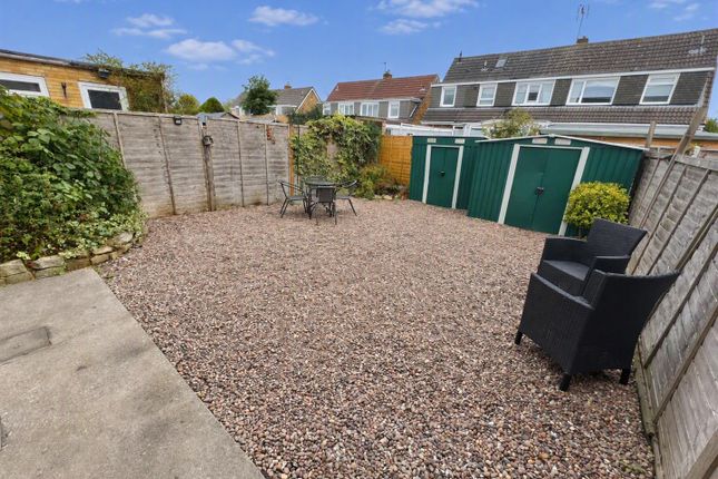 Cedar Close, Selby photo 4