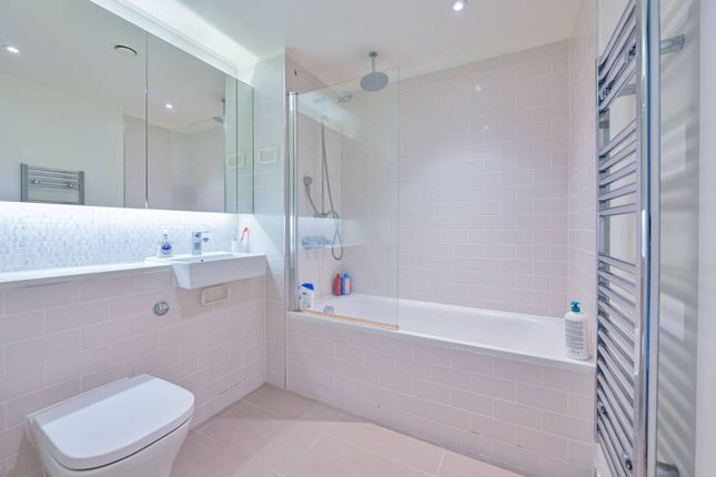 Studio for sale in Victory Place, Elephant And Castle, London