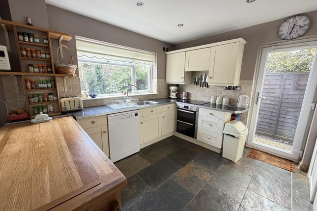11, Coniston Close, Daventry photo 3
