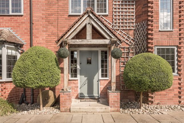 Buccneld, Bond End, Yoxall photo 3