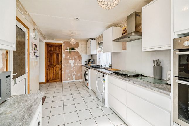 39, Verney Walk, Aylesbury photo 3