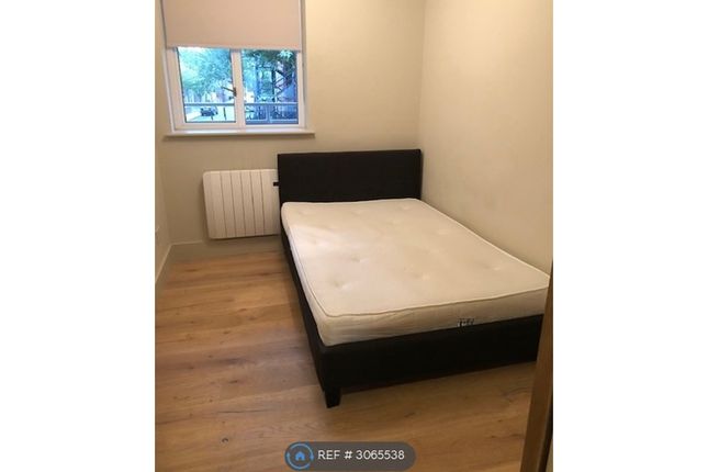 Flat, Estella House Henry Dickens Court St Anns Road, London photo 2