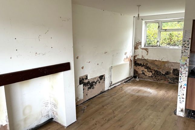 51, Derwydd Avenue, Ammanford photo 2