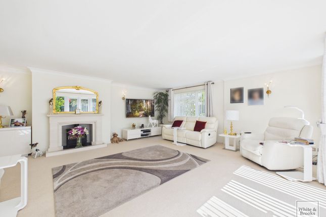 1 Regis Avenue, Bognor Regis photo 4