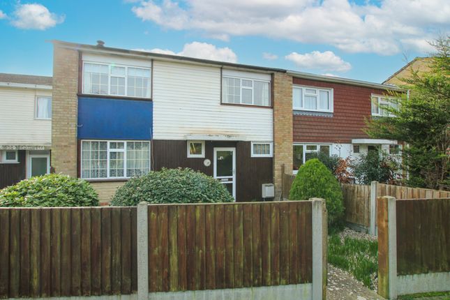 Terraced house for sale in The Dell, Wickford