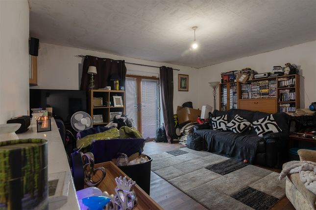 26, Willis Grove, Bedworth photo 2