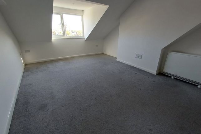 Flat 3, 122 High Street, Kent photo 5