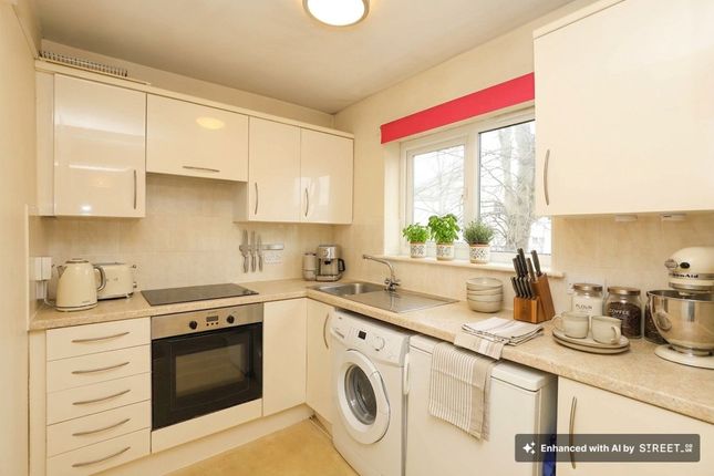 Flat 32 Endcliffe Vale Road, Hallam Chase, Sheffield photo 3