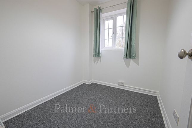 Rookwood Close, Essex photo 5