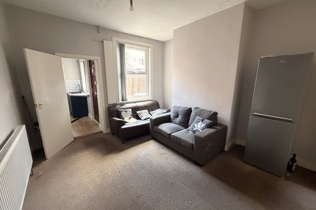 7, Ashley Avenue, Leeds photo 2