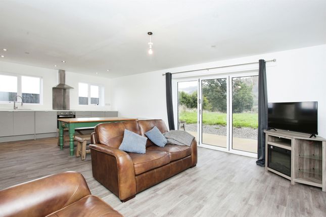 Brecon View, Bodwenarth, Brookfield Lane, Pontypridd photo 3