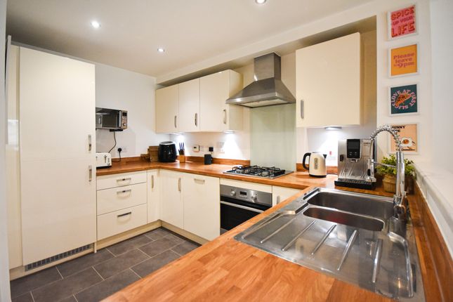 37, Maygreen Avenue, Nottingham photo 4