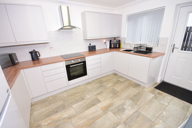 3 Huntlybank Gardens, Ravenstruther, Lanark photo 4