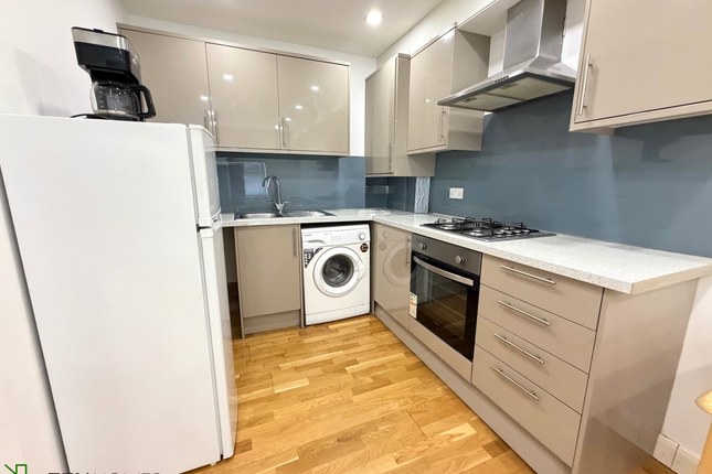 227b Turners Hill, Cheshunt, Waltham Cross photo 4