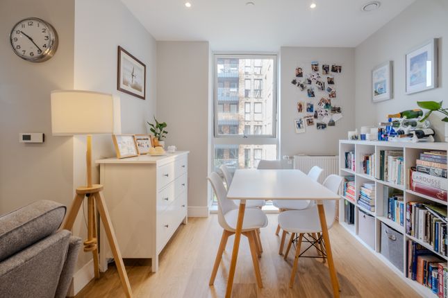 307, Orton House, 81 Plough Lane, London photo 4
