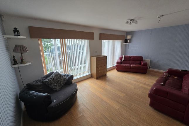 4 Langa Street, Glasgow photo 2