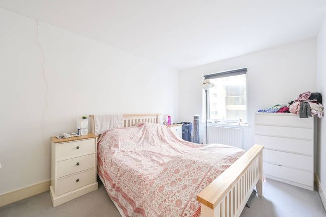 Thumbnail Flat for sale in Constable House E14, Canary Wharf, London,