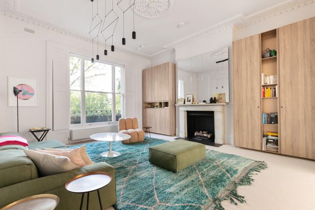 Flat to rent in Holland Park Avenue, London