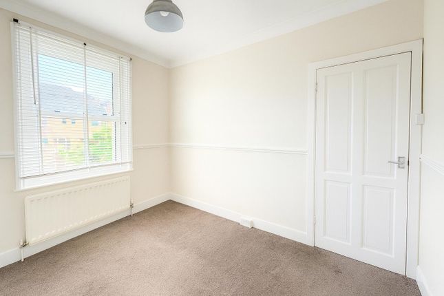 49, William Road, Sutton photo 4
