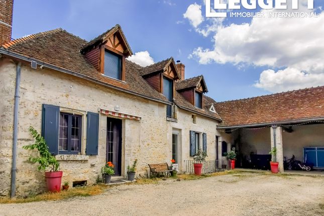 Thumbnail Villa for sale in Le Controis-En-Sologne, Loir-Et-Cher, Centre-Val De Loire