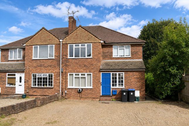 28, Royston Avenue, West Byfleet photo 4
