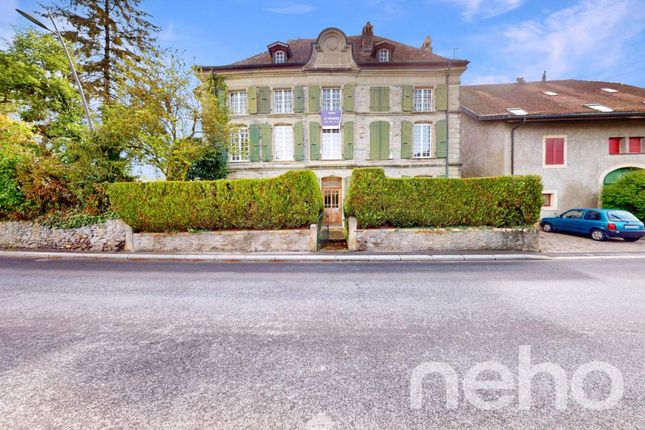 Villa for sale in Penthaz, Canton De Vaud, Switzerland