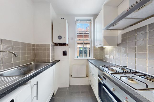Flat 9, The Square Peabody Estate Fulham Palace Road, London photo 4
