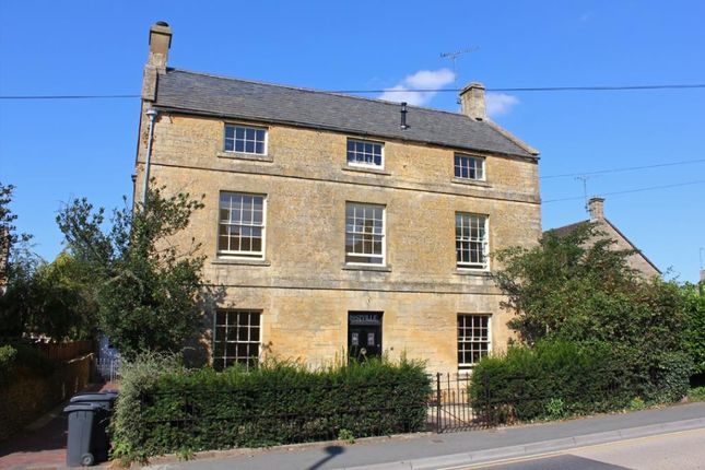 Flat to rent in Moreton-In-Marsh, Gloucestershire