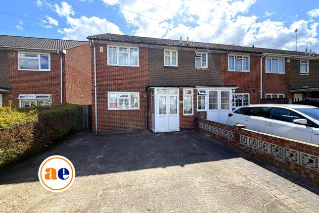3-bed house on 50, Rushdene, London, £475,000