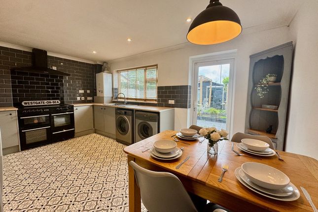 72, Dunstan Avenue, Westgate-on-sea photo 3