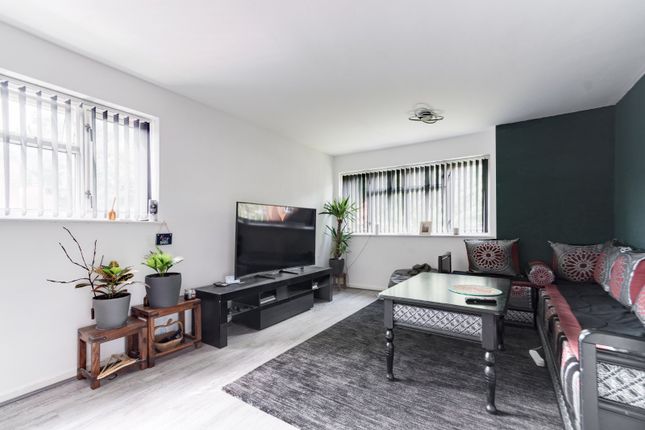 59G Trinal Court,, Stourbridge Road, West Midlands photo 2