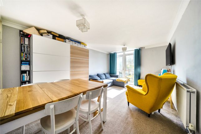13 Frensham House, 7, Hobill Walk, Surbiton photo 2