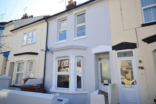 Thumbnail Terraced house to rent in College Avenue, Gillingham