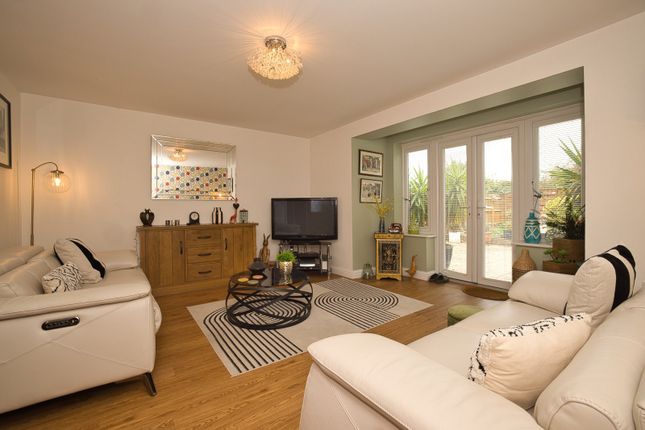 54, Hereson Road, Kent photo 2