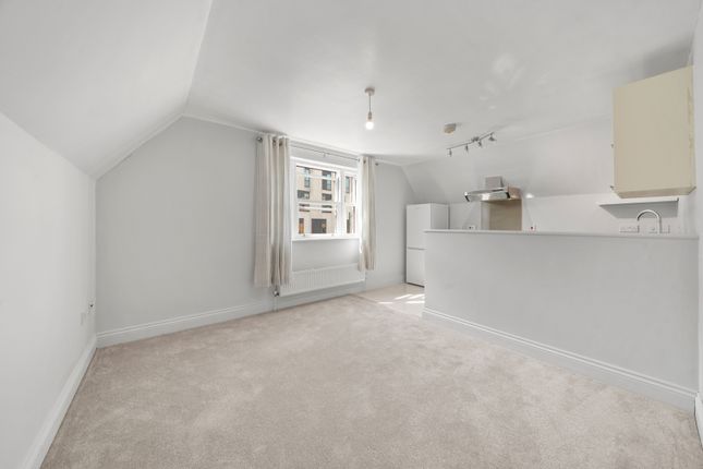 Flat 7, Churchill House,, Crouch Oak Lane, Surrey photo 2