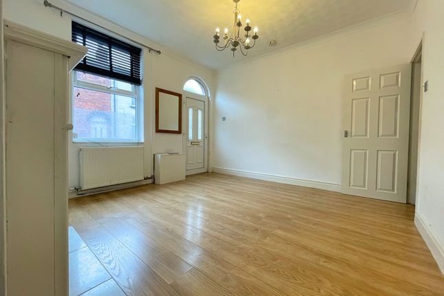 17 Field Road, Sale photo 3