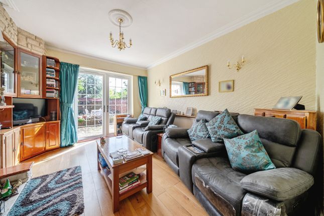 16, Cedar Road, Weybridge photo 4