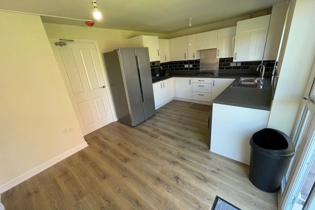 Property to rent in Fieldfare Way, Coventry