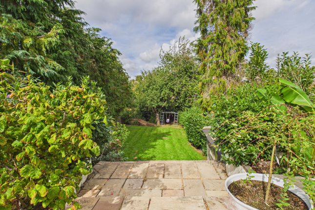20 Brimmers Hill, High Wycombe photo 2