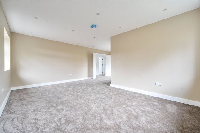 Fairholme Court, Hatch End photo 4