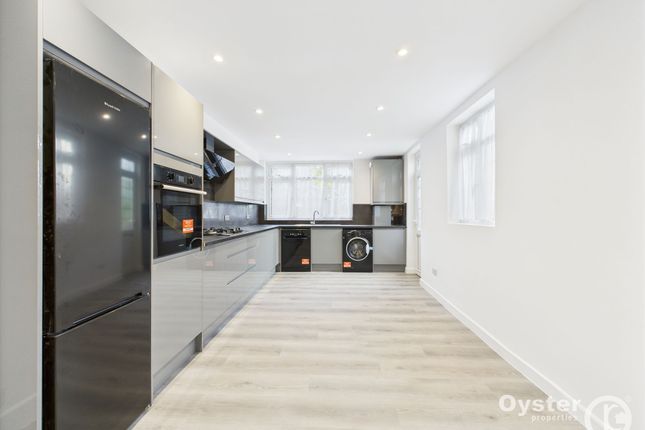 15 Weymouth Avenue, London photo 3