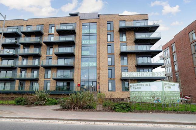 Thumbnail Flat to rent in Leacon Road, Kenmore Place