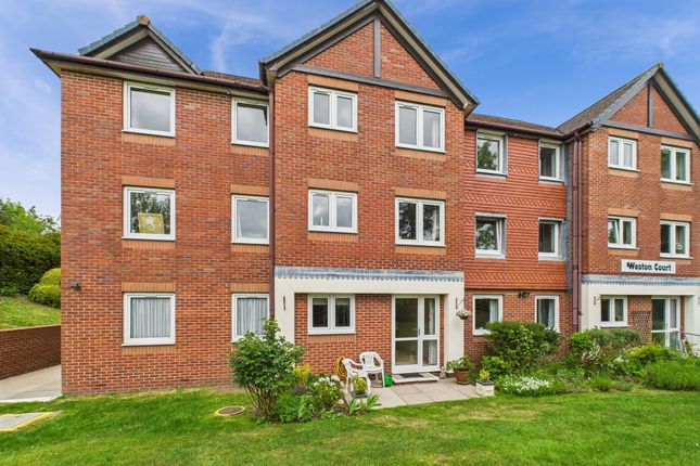 6 Weston Court, Farnham Close, London photo 2