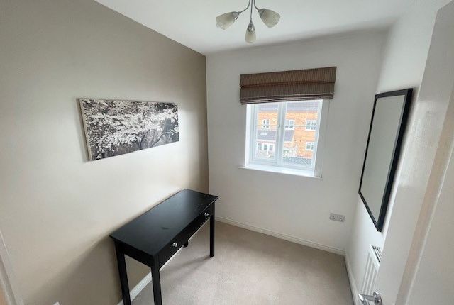 Town house to rent in Bellcross Way, Monk Bretton, Barnsley