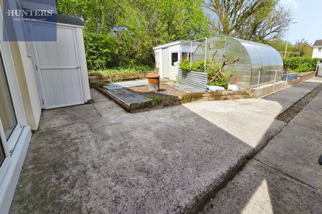 11, Swn-Y-Nant, Bridgend photo 3
