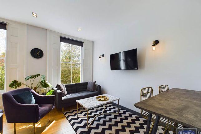 Flat for sale in St Paul Road, Islington, London