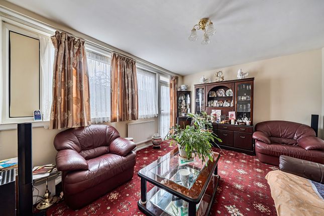 Flat 4, Bookham Court,, Phipps Bridge Road, Mitcham photo 2